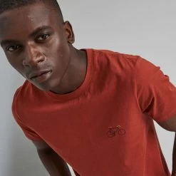 T-shirt Col Rond Rouge -Urbain Soldes prod 28237 t shirt col rond rouge coton coton recycle arcy 687x687 c