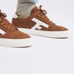 Tennis Camel & Blanche -Urbain Soldes prod 30129 tennis camel blanc suede pu walnut 687x687 c