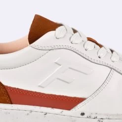 Baskets écrue & Camel & Terracotta -Urbain Soldes prod 33388 alder baskets cuir ecru marron rouge 687x687 c