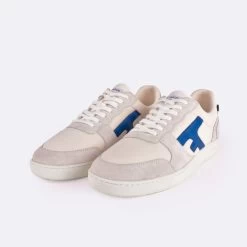 Baskets écrue & Bleue -Urbain Soldes prod 33607 hazel baskets cuir ecru bleu 687x687 c
