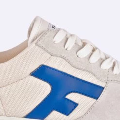 Baskets écrue & Bleue -Urbain Soldes prod 33609 hazel baskets cuir ecru bleu 687x687 c