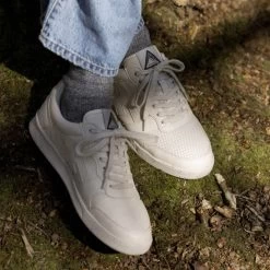 Baskets écrue -Urbain Soldes prod 35711 baskets ecru cuir hazel 687x687 c